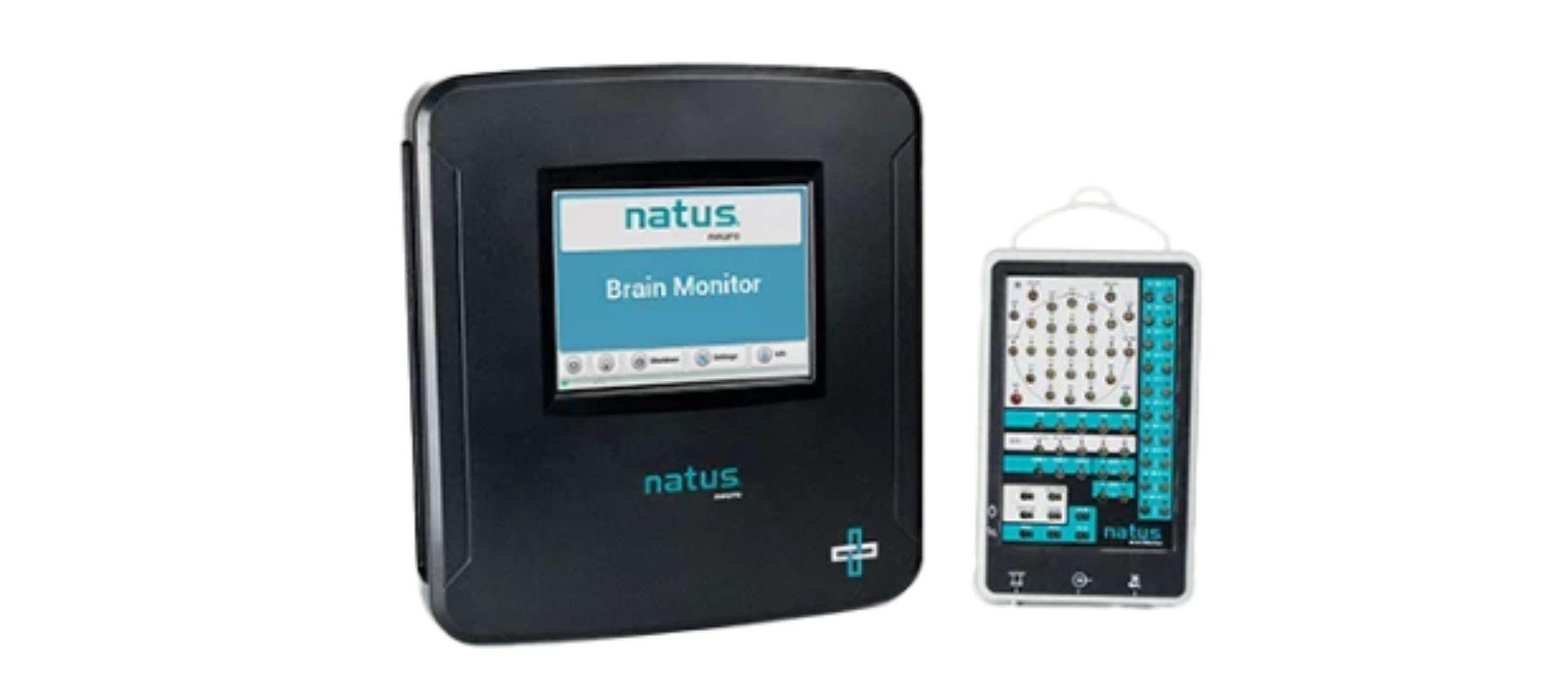 Personal clínico usando equipos médicos