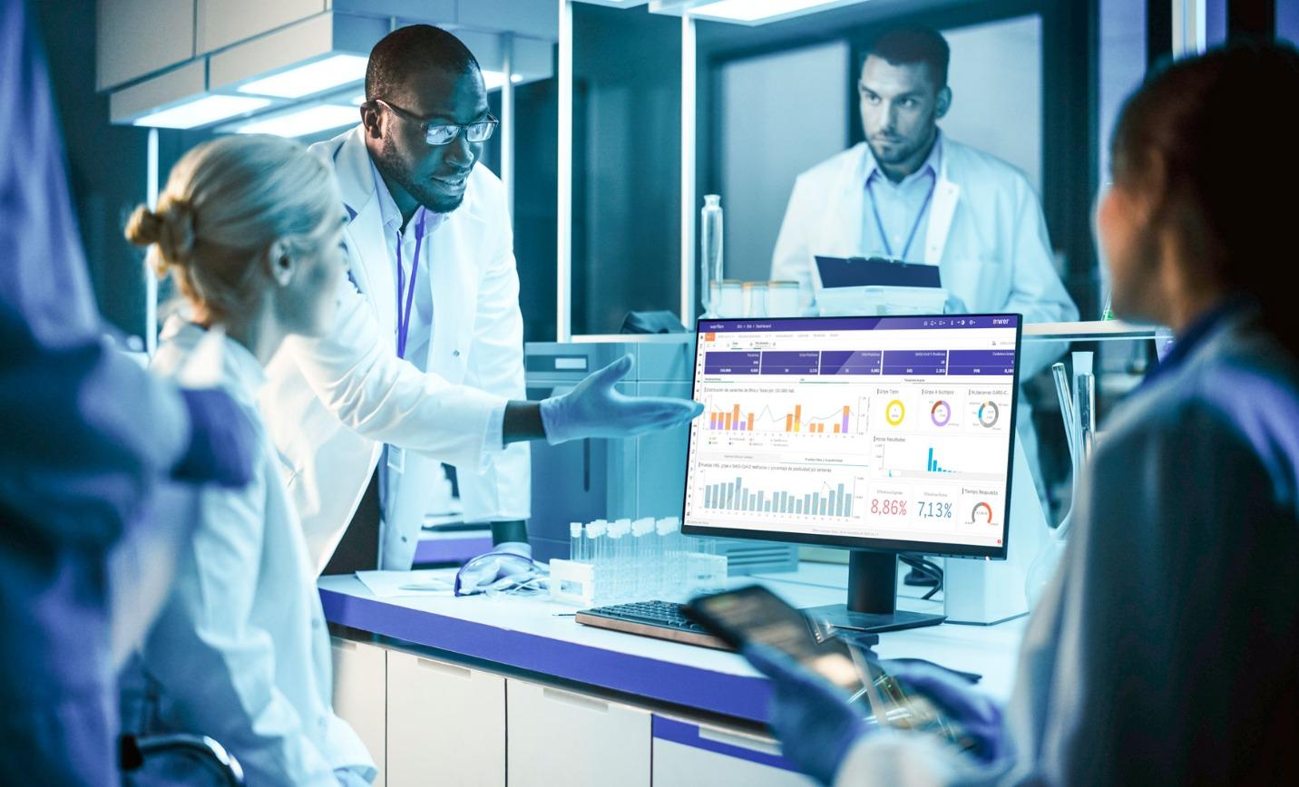 Personal médico usando sistemas de informática hospitalaria PROMED